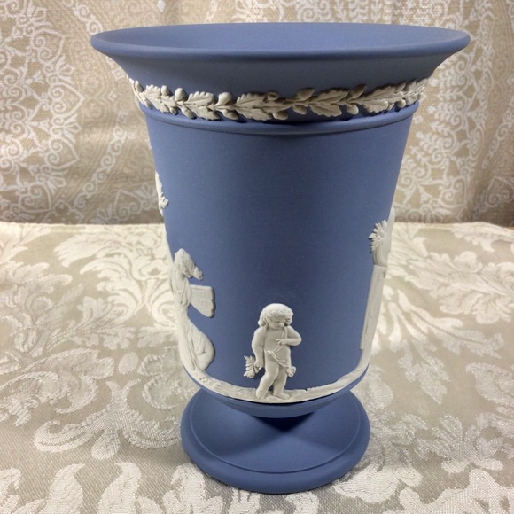Wedgwood Blue Jasperware Pedestal Vase - Picture 4 of 7